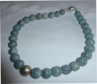 Kette Aquamarin, Silberkugel, Magnetverschlu� versilbert, L�nge 43cm