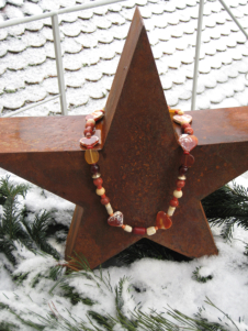 Kette handgew. Glasperlen, Herzen Jaspis, Verschlu� S-Haken Silber vergoldet, L�nge ca 55 cm