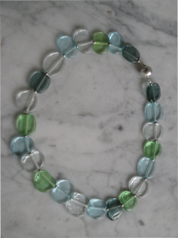 handgewickelte Glasperlen, flach gedr�ckt, Magnetverschlu� versilbert, L�nge 49cm