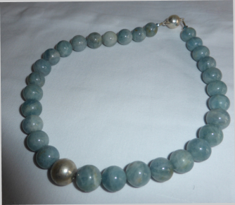 Kette Aquamarin, Silberkugel, Magnetverschlu� versilbert, L�nge 43cm
